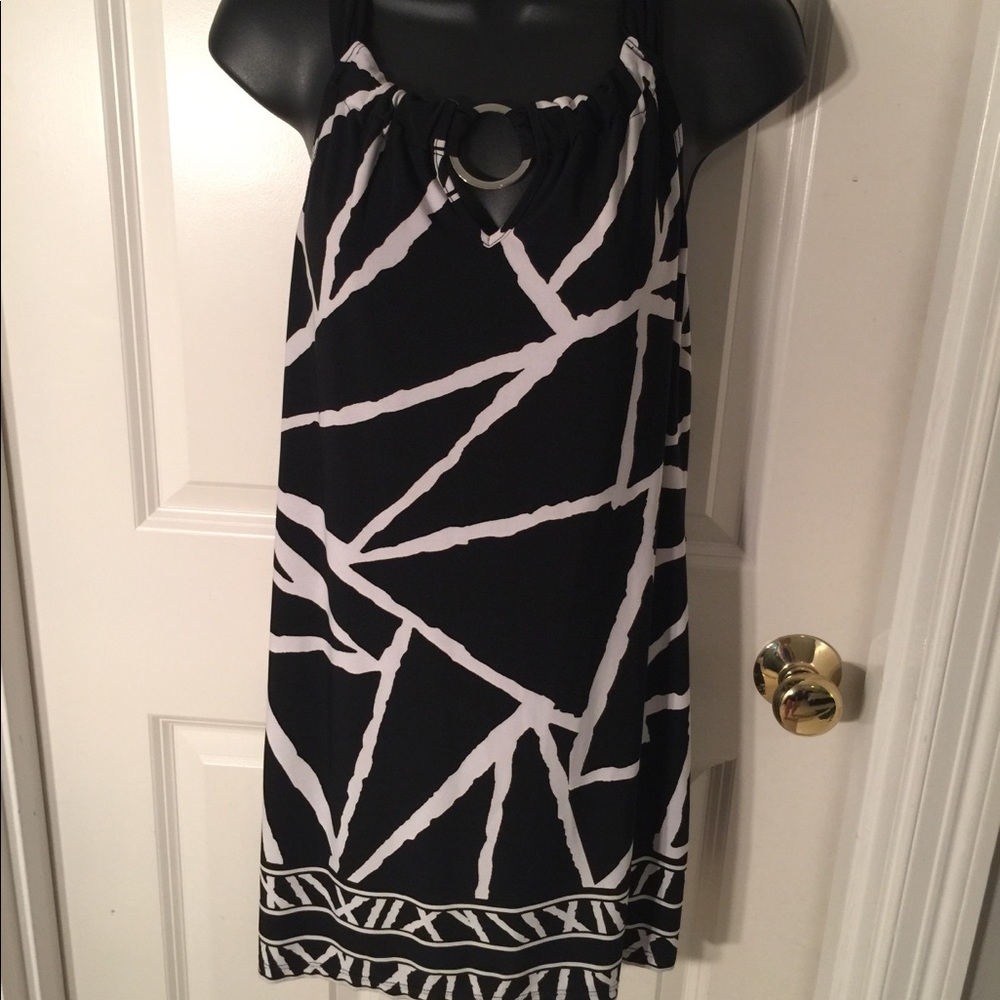 sleeveless shift dress
